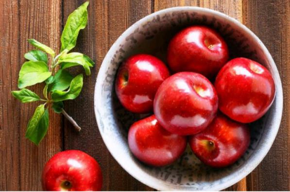 دلایل خوردن سیب سرخ بعد تمرین بدنسازی