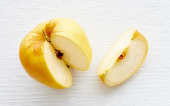 سیب زرد مرغوب چه ویژگی هایی دارد؟