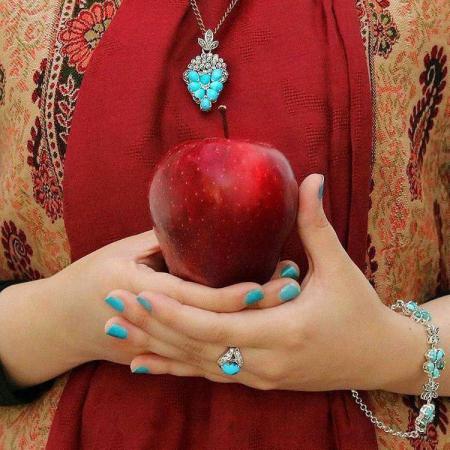 بازار عرضه سیب سرخ استخوانی